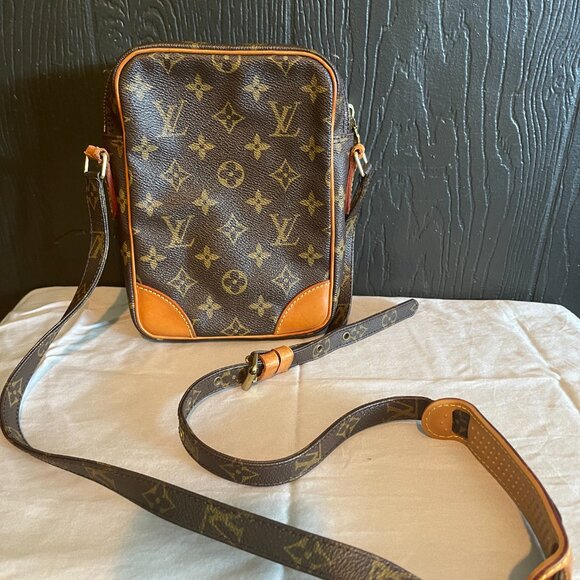 HUGE PRICE DROP Louis Vuitton Amazone Monogram Crossbody Bag Vintage - Picture 2 of 7